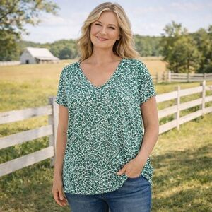 Old Navy Womens Luxe V-Neck T-Shirt Tee Green Ditsy Floral Size 2X Casual Strech